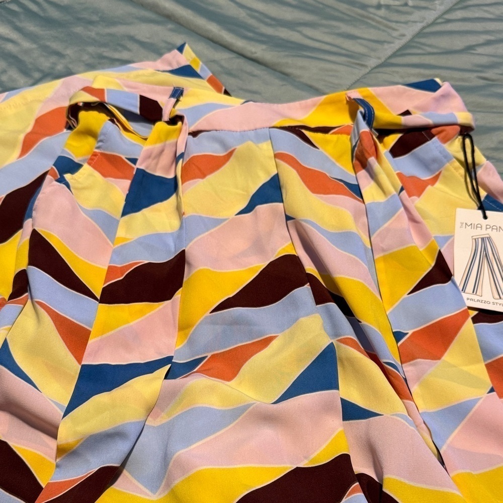 Colorful Geometric Patterned Pants - Picture 4 of 7